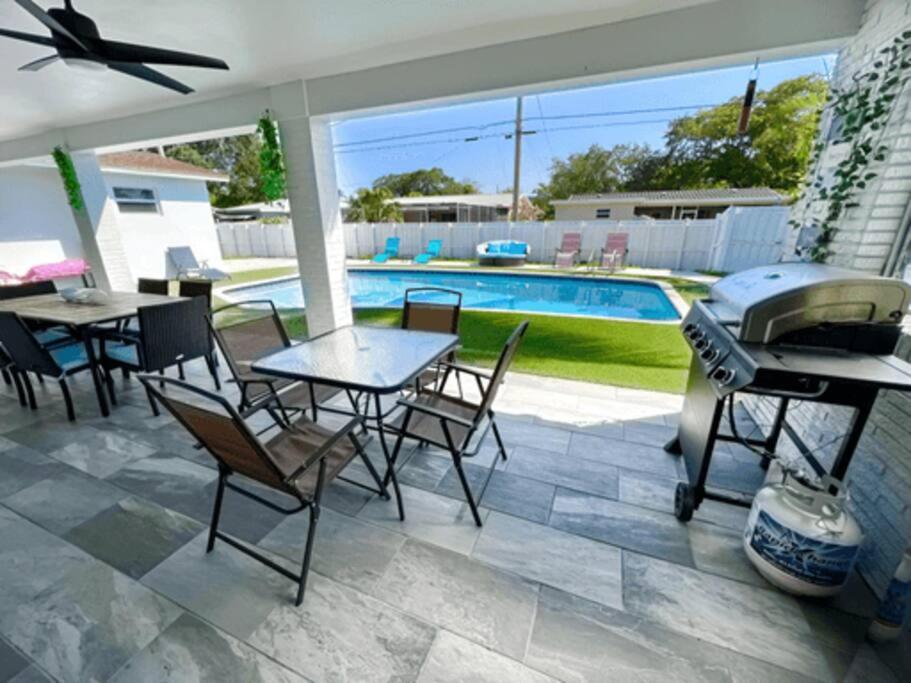 Luxurious & Modern Open Floor Plan Heated Pool Villa Hollywood Exterior photo